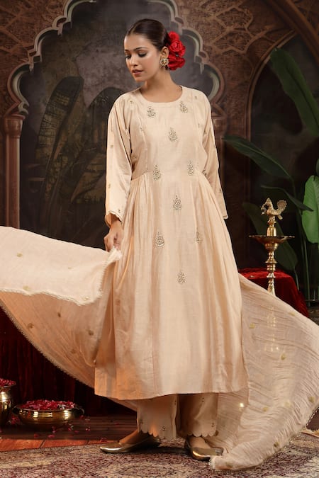 Shop_Miku Kumar_Ivory Chanderi Silk Embroidery Round Neck Sharvi Suit Set _Online_at_Aza_Fashions
