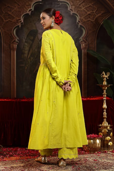 Miku Kumar Yellow Chanderi Silk Vaidehi Suit Set 