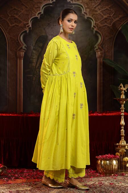 Shop_Miku Kumar_Yellow Chanderi Silk Embroidery Round Neck Vaidehi Suit Set _Online_at_Aza_Fashions