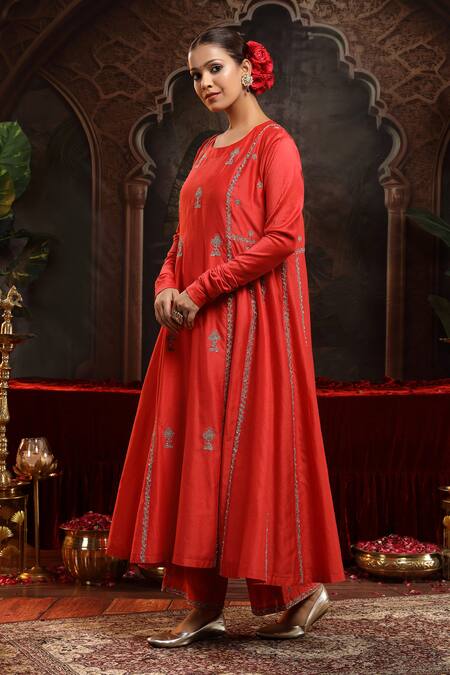 Miku Kumar_Red Chanderi Silk Embroidery Round Neck Anarkali Suit Set _at_Aza_Fashions