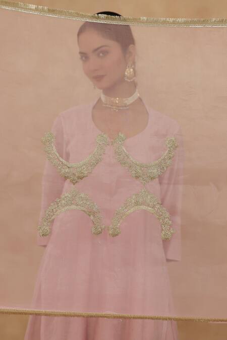 Charu Makkar_Blush Chanderi, Tissue, Organza V-neck Pink Kurta Set _at_Aza_Fashions