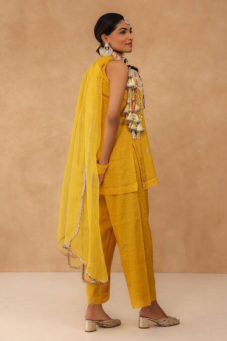 Shop Charu Makkar Mustard Chanderi, Tissue, Organza Embroidery Round Neck Kurta Set at Aza Fashions Shop_Charu Makkar_Mustard Chanderi, Tissue, Organza Embroidery Round Neck Kurta Set _at_Aza_Fashions