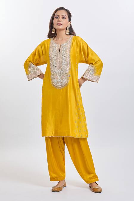 Buy_Sheetal Batra_Mustard Sequins, Embroidery Split V-neck Yellow Shamshul Kurta And Salwar Set 