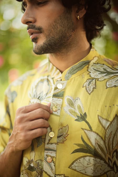 Mahima Mahajan_Gold Linen, Satin Embroidery Floral Kurta Pant Set _Online_at_Aza_Fashions