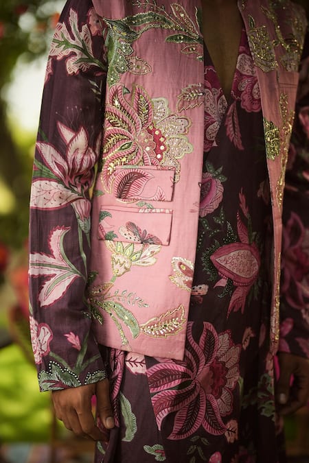 Mahima Mahajan Burgundy Linen, Satin Embroidery, Sequins Floral Bundi Kurta Set at Aza Fashions Mahima Mahajan_Burgundy Linen, Satin Embroidery, Sequins Floral Bundi Kurta Set _at_Aza_Fashions