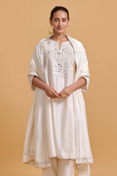 Buy Gulabo By Abu Sandeep Off White Modal, Chanderi Embroidery Dupatta Online at Aza Fashions Buy_Gulabo By Abu Sandeep_Off White Modal, Chanderi Embroidery Dupatta _Online_at_Aza_Fashions