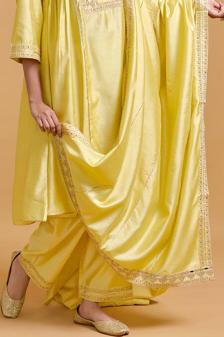 Buy_Gulabo By Abu Sandeep_Yellow Modal, Chanderi Embroidery Dupatta _Online_at_Aza_Fashions