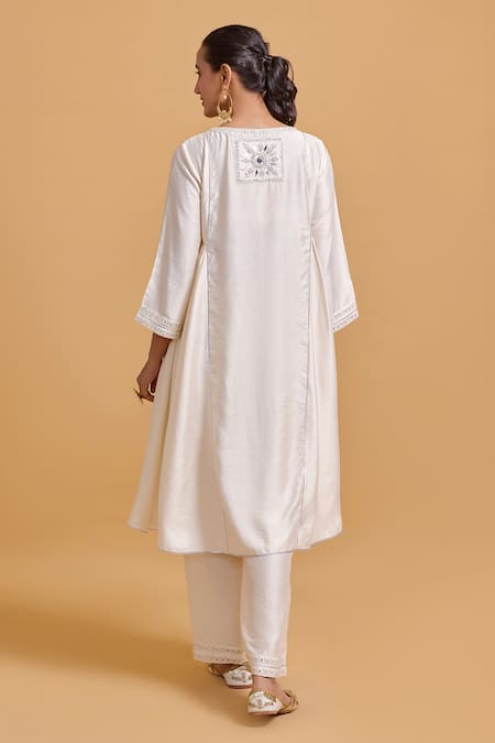 Shop Gulabo By Abu Sandeep Off White Modal, Chanderi Embroidery Split V-neck Kurta Pant Set at Aza Fashions Shop_Gulabo By Abu Sandeep_Off White Modal, Chanderi Embroidery Split V-neck Kurta Pant Set _at_Aza_Fashions