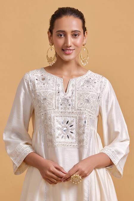 Shop Gulabo By Abu Sandeep Off White Modal, Chanderi Embroidery Split V-neck Kurta Pant Set Shop_Gulabo By Abu Sandeep_Off White Modal, Chanderi Embroidery Split V-neck Kurta Pant Set