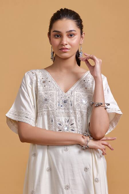 Buy_Gulabo By Abu Sandeep_Off White Modal, Chanderi Embroidery V-neck Kaftan _Online_at_Aza_Fashions
