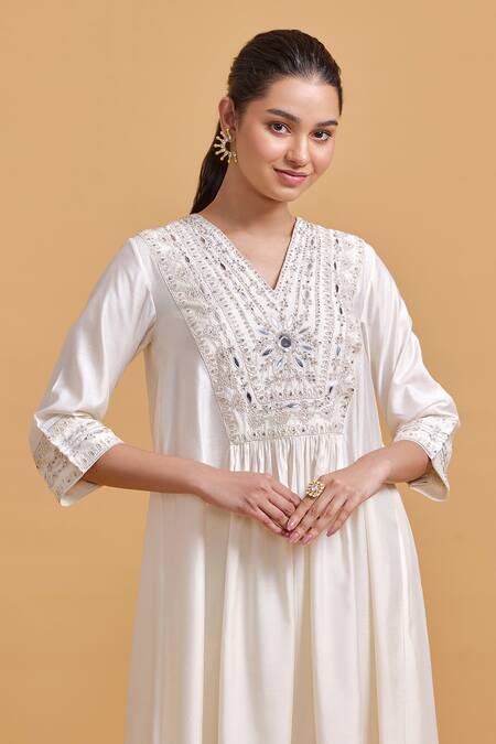 Gulabo By Abu Sandeep Off White Modal, Chanderi Embroidery V-neck Designer Kurta And Salwar Set at Aza Fashions Gulabo By Abu Sandeep_Off White Modal, Chanderi Embroidery V-neck Designer Kurta And Salwar Set _at_Aza_Fashions