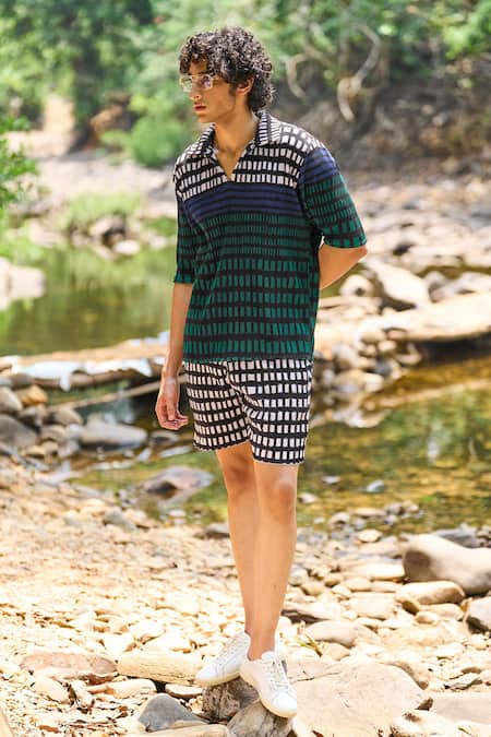 Dash And Dot Multi Color Polyester Geometric Printed Pleated Shorts Set 