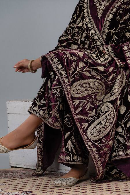 Buy_Angad Creations_Maroon Silk, Velvet V-neck Shaamdaani Kurta Set With Cape 
