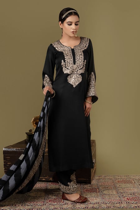 Shop_Angad Creations_Black Cotton Satin, Organza Embroidery Split V-neck Noor-e-lehr Kurta Pant Set _Online_at_Aza_Fashions