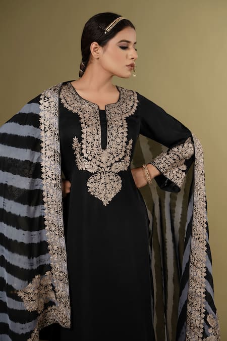 Angad Creations_Black Cotton Satin, Organza Embroidery Split V-neck Noor-e-lehr Kurta Pant Set _at_Aza_Fashions