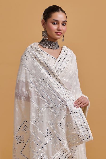 Shop_Gulabo By Abu Sandeep_Off White Cotton Embroidery V-neck Designer Saree Blouse _Online_at_Aza_Fashions