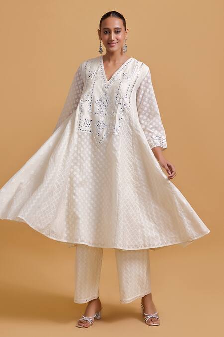 Shop Gulabo By Abu Sandeep Off White Cotton Embroidery Designer Dupatta Online at Aza Fashions Shop_Gulabo By Abu Sandeep_Off White Cotton Embroidery Designer Dupatta _Online_at_Aza_Fashions