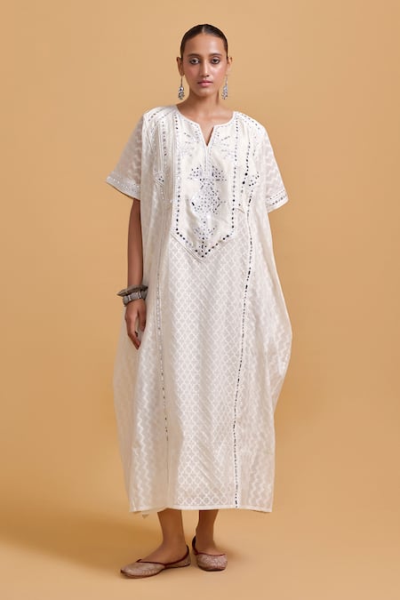 Gulabo By Abu Sandeep_Off White Cotton Embroidery V-neck Kaftan Set _Online_at_Aza_Fashions