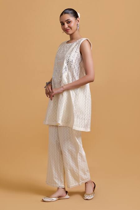 Gulabo By Abu Sandeep Off White Cotton Embroidery, Mirrors Round Neck Kurta Online at Aza Fashions Gulabo By Abu Sandeep_Off White Cotton Embroidery, Mirrors Round Neck Kurta _Online_at_Aza_Fashions