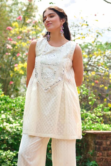 Gulabo by Abu Sandeep Off White Embroidered Kurta 