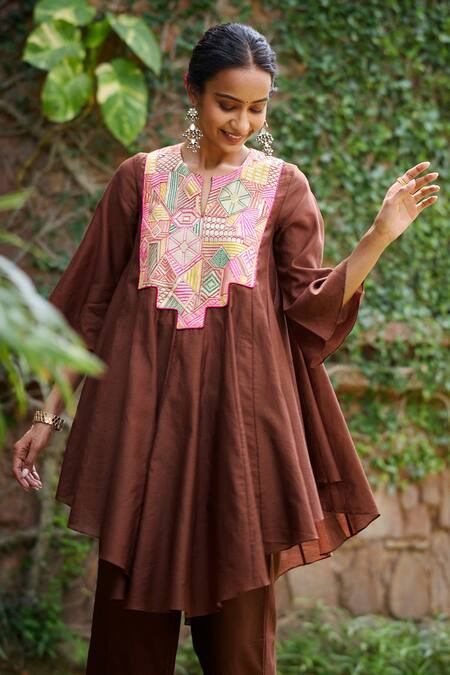 Buy_Gulabo By Abu Sandeep_Brown Chanderi Embroidery Keyhole Neck Kurta Pant Set 