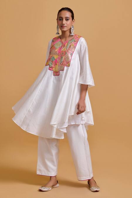 Shop_Gulabo By Abu Sandeep_Off White Chanderi Embroidery Round Neck Designer Kurta Pant Set _Online_at_Aza_Fashions