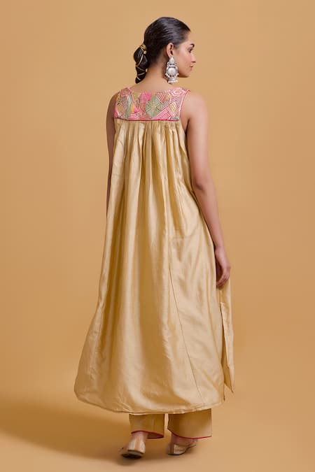 Gulabo By Abu Sandeep Beige Chanderi Embroidered Kurta Set 