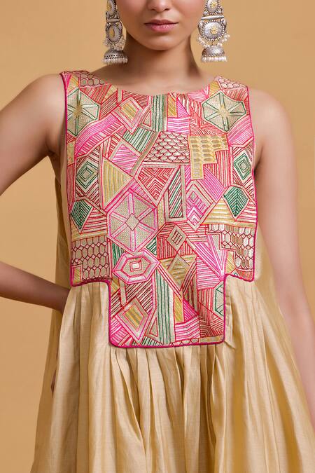 Gulabo By Abu Sandeep_Beige Chanderi Embroidery Round Neck Kurta Set _Online_at_Aza_Fashions