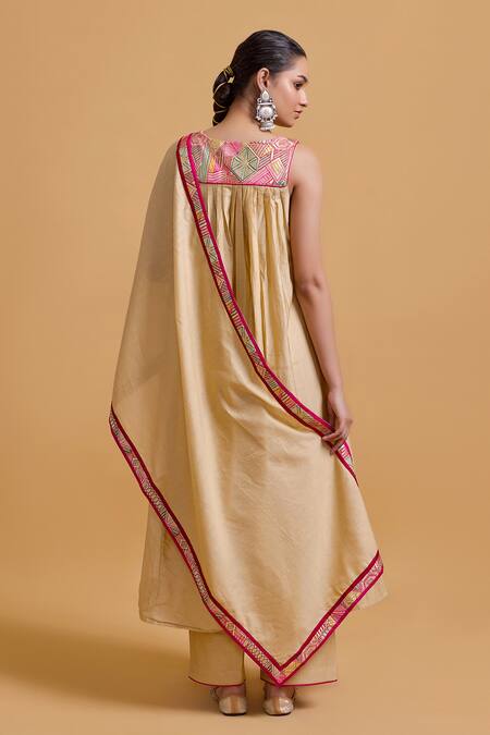Buy_Gulabo By Abu Sandeep_Beige Chanderi Embroidery Round Neck Kurta Set 