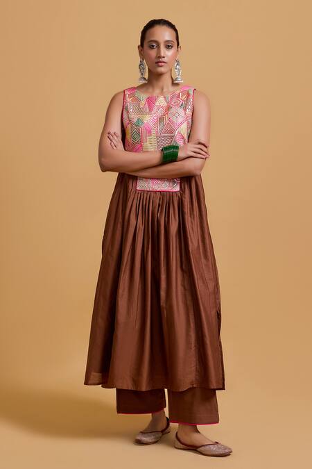 Buy_Gulabo By Abu Sandeep_Brown Chanderi Embroidery Round Neck Kurta Set 