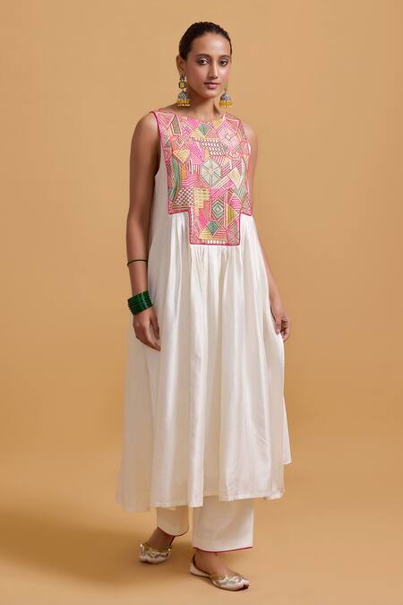 Shop_Gulabo By Abu Sandeep_Off White Chanderi Embroidery Round Neck Designer Kurta Pant Set _Online_at_Aza_Fashions