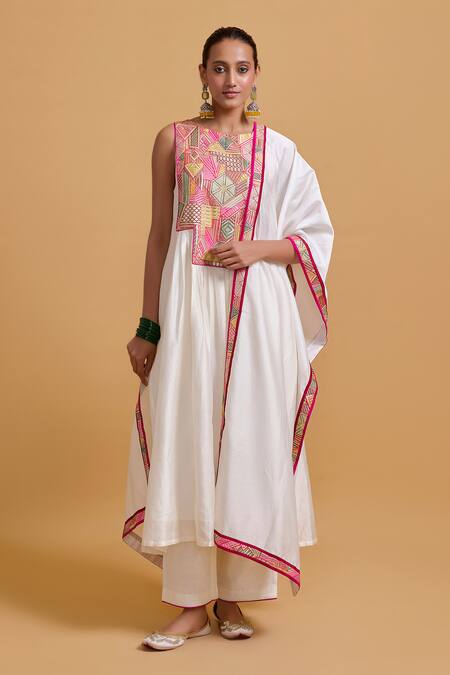 Buy_Gulabo By Abu Sandeep_Off White Chanderi Embroidery Round Neck Designer Kurta Pant Set 