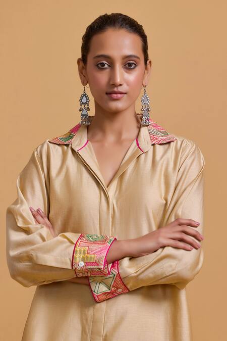 Gulabo By Abu Sandeep_Beige Chanderi Embroidery Collared Shirt And Pant Set _Online_at_Aza_Fashions