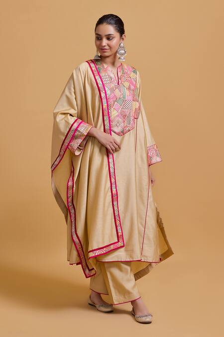 Buy_Gulabo By Abu Sandeep_Beige Chanderi Embroidery Dupatta _Online_at_Aza_Fashions