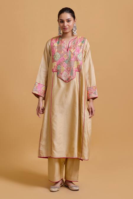 Shop_Gulabo By Abu Sandeep_Beige Chanderi Embroidery V-neck Kurta Pant Set _Online_at_Aza_Fashions