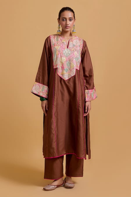 Gulabo By Abu Sandeep_Brown Chanderi Embroidery Split V-neck Kurta Pant Set _Online_at_Aza_Fashions