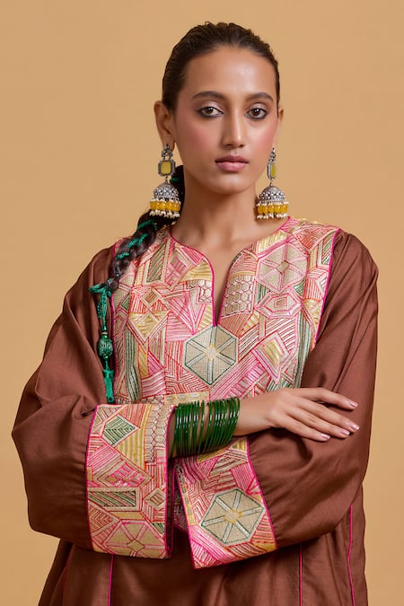 Gulabo By Abu Sandeep_Brown Chanderi Embroidery Split V-neck Kurta Pant Set _at_Aza_Fashions
