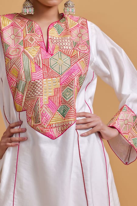 Buy_Gulabo By Abu Sandeep_Off White Chanderi Embroidery Split V-neck Kurta And Pant Set _Online_at_Aza_Fashions