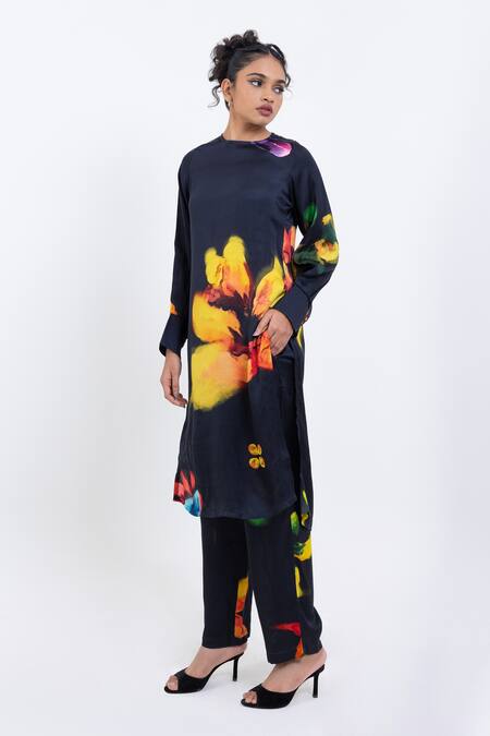 Pop Sugar_Black Vegan Silk Round Neck Floral Print Kurta Pant Set _Online_at_Aza_Fashions