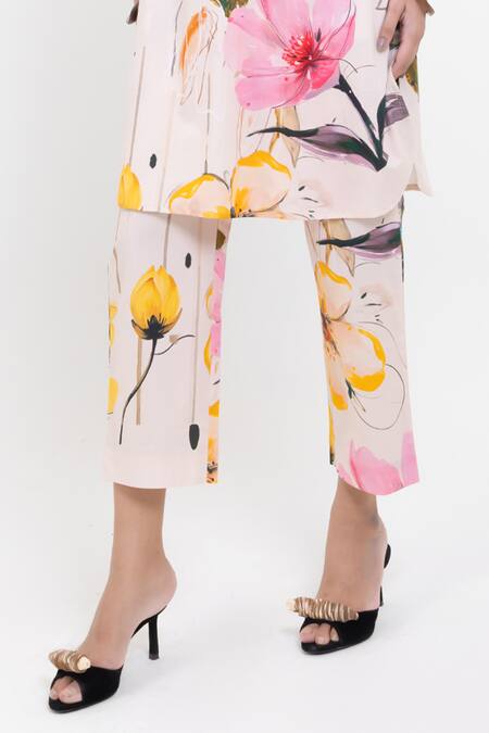 Pop Sugar_Multi Color Cotton Round Neck Floral Printed Kurta Pant Set _Online_at_Aza_Fashions