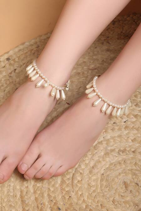 Buy_Dugran By Dugristyle_Cream Pearls, Stones Ivory Gold-plated Anklet _Online_at_Aza_Fashions