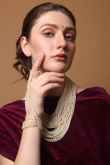 Dugran By Dugristyle_Cream Alabaster Kiss Gold-plated Necklace_at_Aza_Fashions