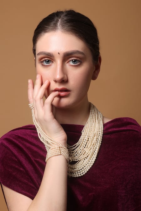 Buy_Dugran By Dugristyle_Cream Alabaster Kiss Gold-plated Necklace