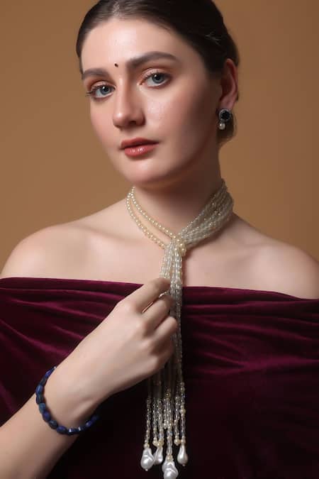 Dugran By Dugristyle_White Snowlace Spark Haar Pendent Necklace _Online_at_Aza_Fashions