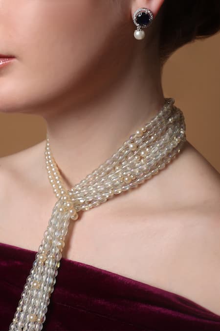 Buy_Dugran By Dugristyle_White Snowlace Spark Haar Pendent Necklace _Online_at_Aza_Fashions