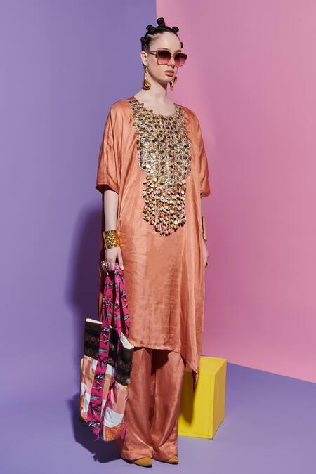 Esha L Amin_Peach Linen, Silk Sequins Round Neck Pink Embroidered Kurta _Online_at_Aza_Fashions