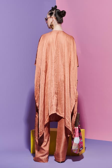 Esha L Amin Peach Pink Embroidered Kurta 