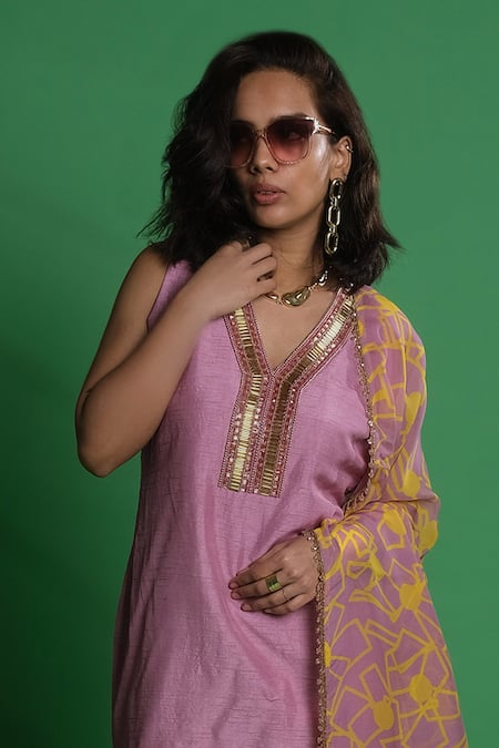 Esha L Amin_Lavender Silk Round Neck Fan Print Kurta _Online_at_Aza_Fashions