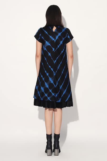 Shop Linetribe_ Black Viscose, Silk Split V-neck Blue Tie-dye Dress at Aza Fashions Shop_Linetribe__Black Viscose, Silk Split V-neck Blue Tie-dye Dress _at_Aza_Fashions