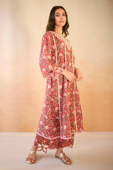 Buy Nero India Pink Cotton Cut Work V-neck Rosy Chintz Kurta And Pants Online at Aza Fashions Buy_Nero India_Pink Cotton Cut Work V-neck Rosy Chintz Kurta And Pants _Online_at_Aza_Fashions